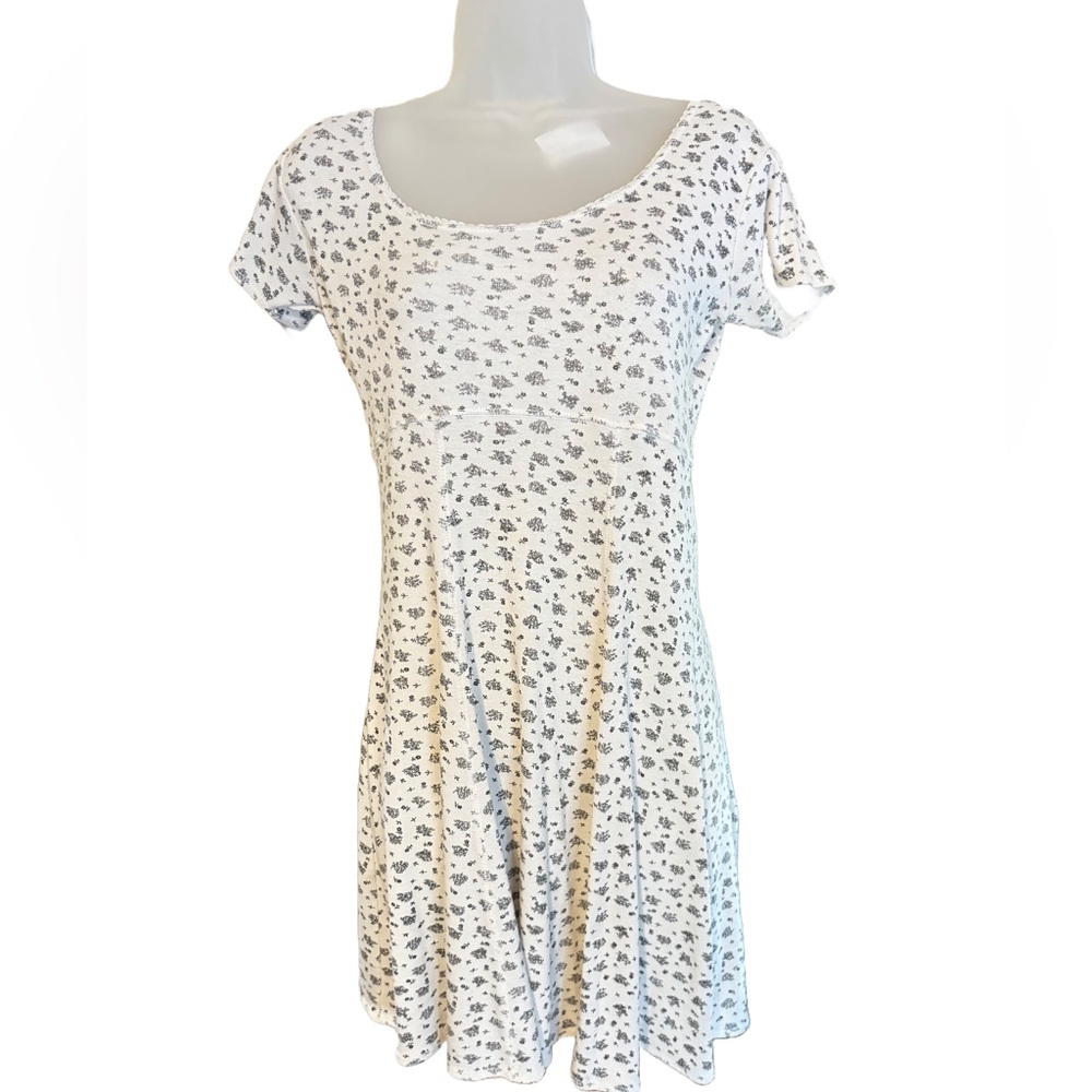 The Limited 65% Polyester, 35% Small Cotton Pattern Dress. One owner. Used.